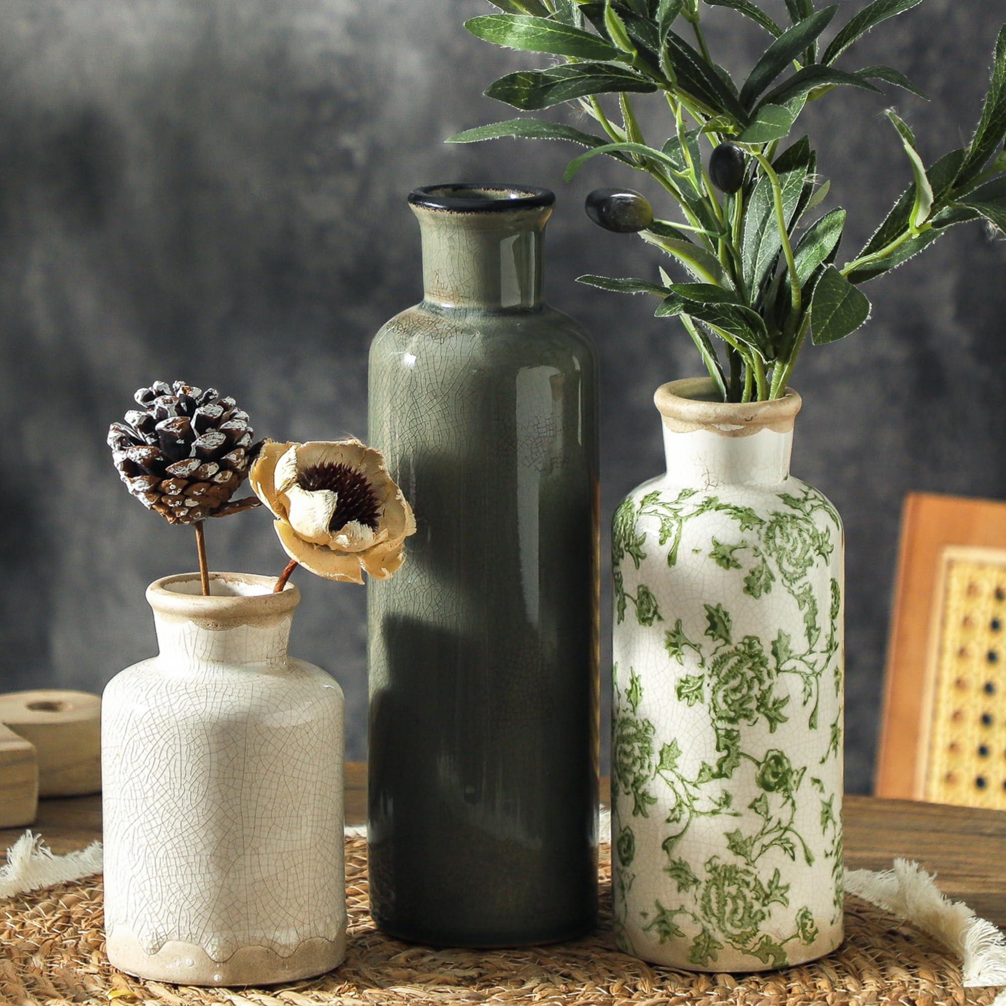Choosing the Right Vintage Vase Set for Your Home