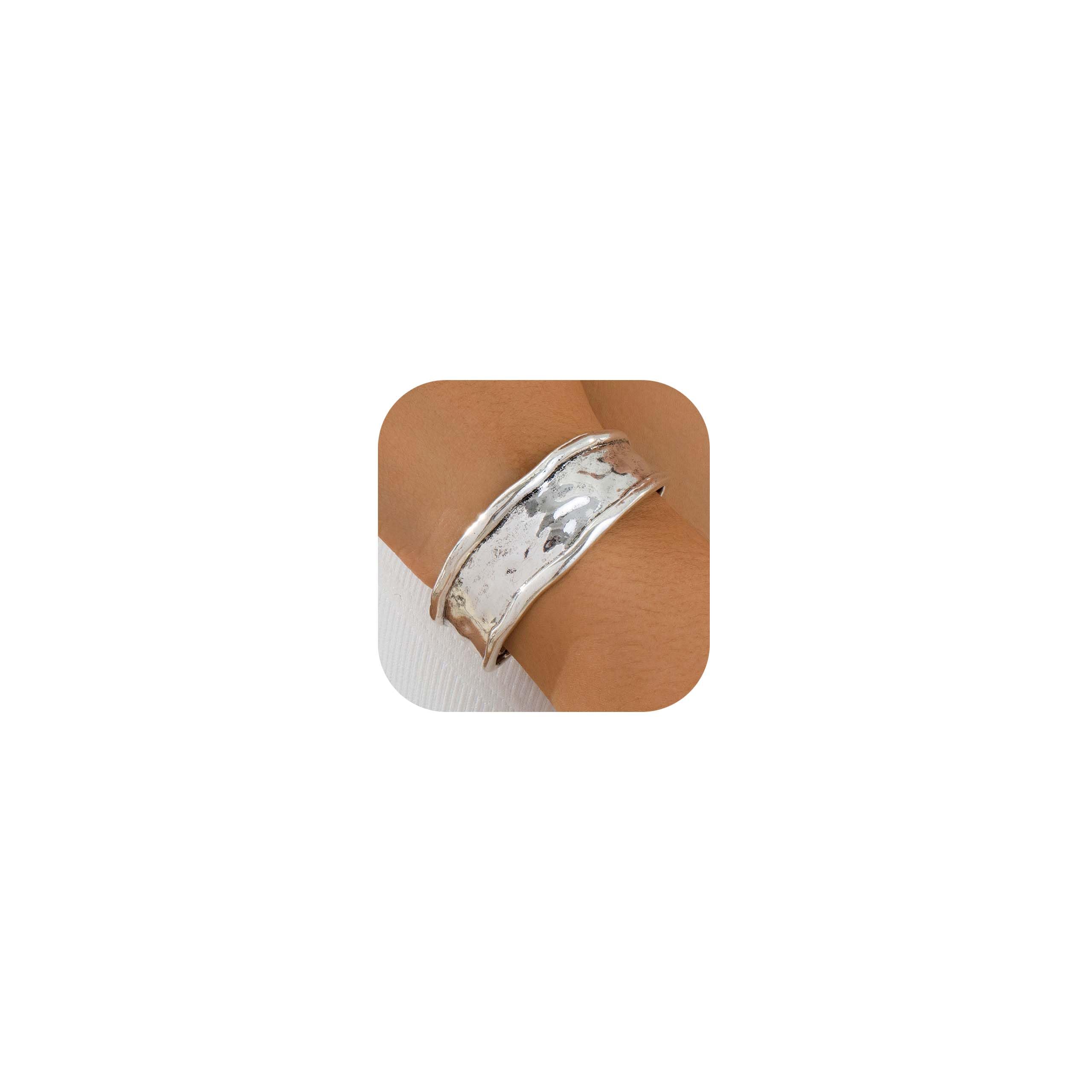 Choosing the Right Women’s Bangle Bracelet