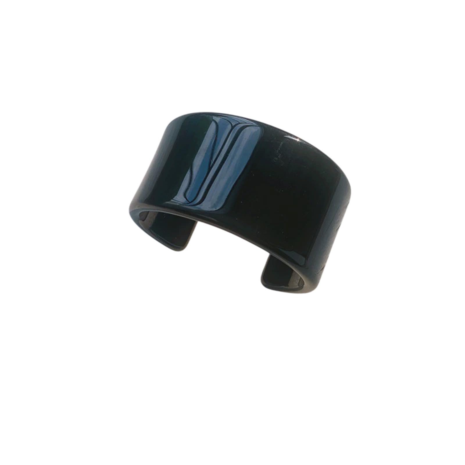 Choosing the Right Women’s Bangle Bracelet: A Guide to Acrylic Chunky Designs