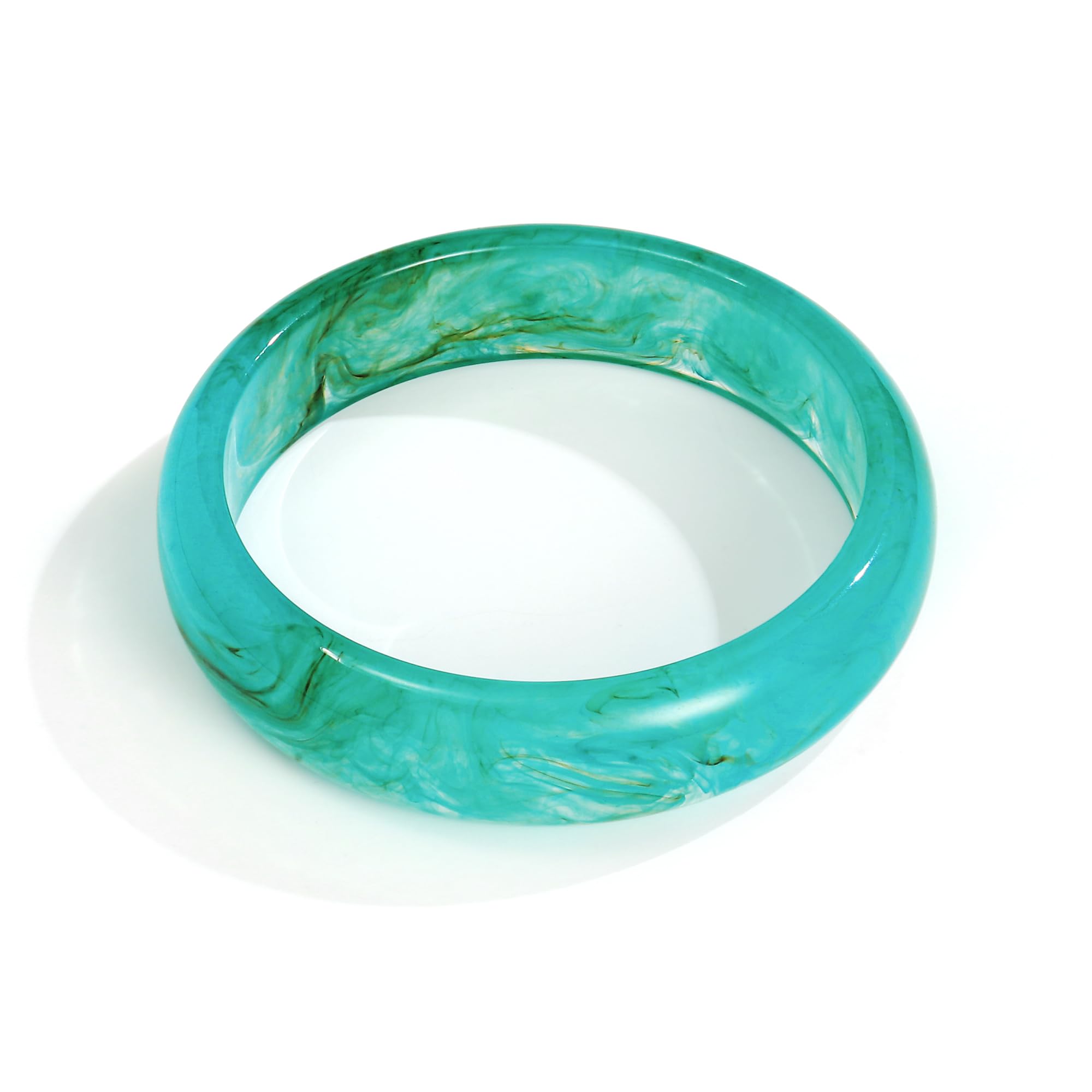 Choosing the Right Women’s Bangle Bracelets: A Guide to Chunky Acrylic Options